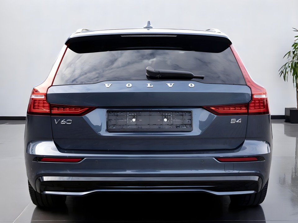 Volvo V60 B4 Plus Dark (4)