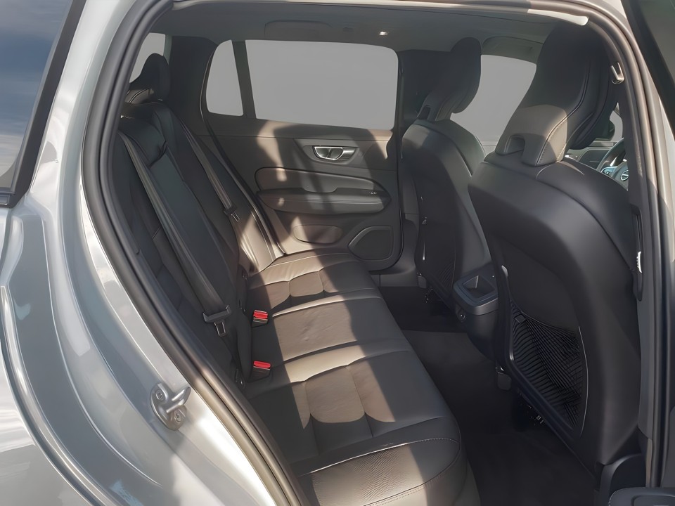 Volvo V60 B4 Plus Dark (4)