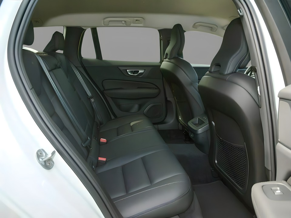 Volvo V60 B4 Plus Dark (5)