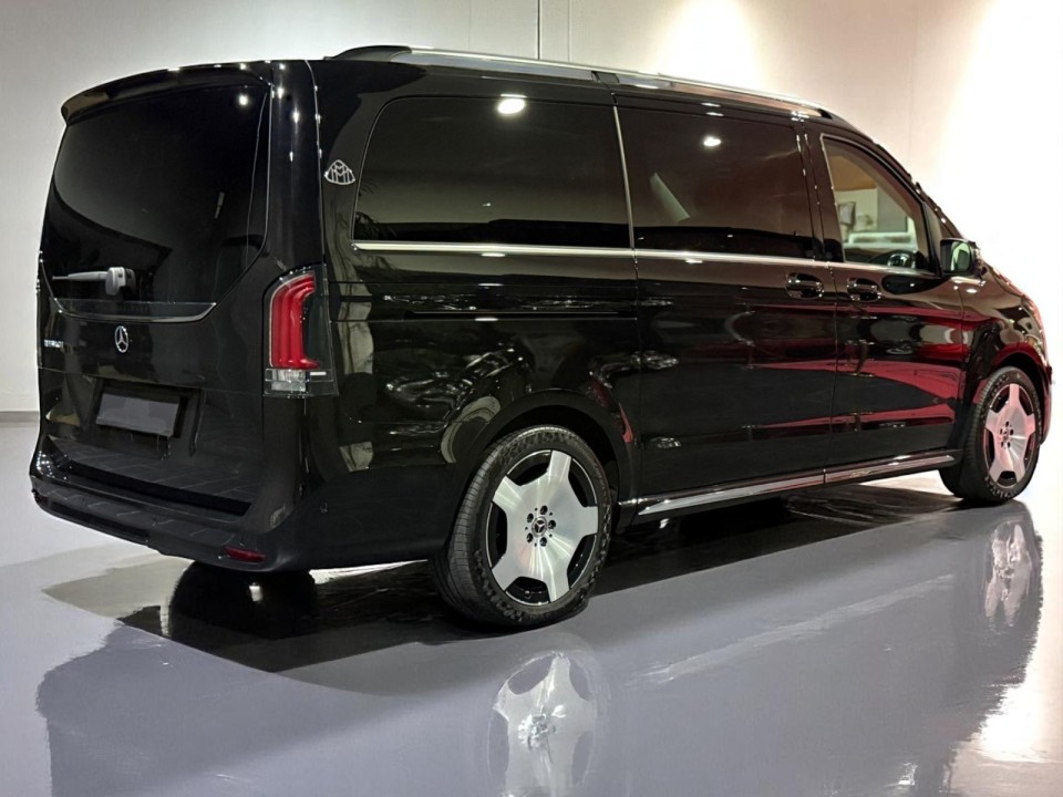 Mercedes-Benz V 300d 4MATIC Long Exclusive (2)