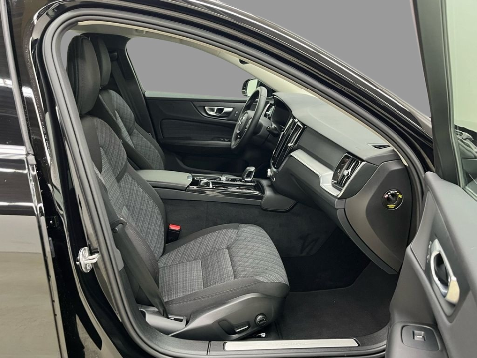 Volvo V60 T6 Recharge AWD Core - foto 9
