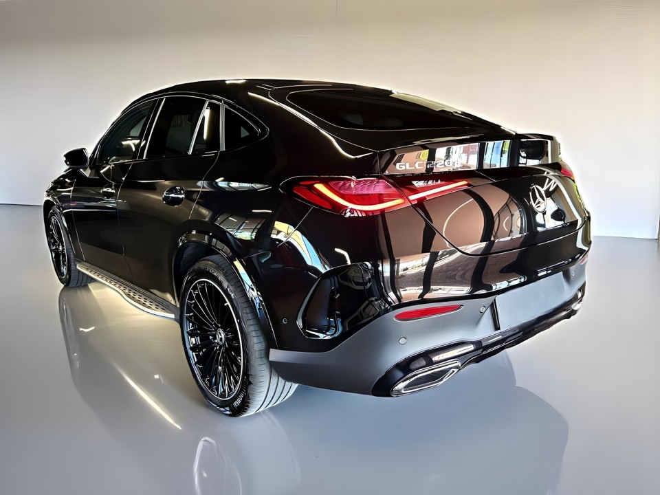 Mercedes-Benz GLC 220d 4MATIC AMG (2)