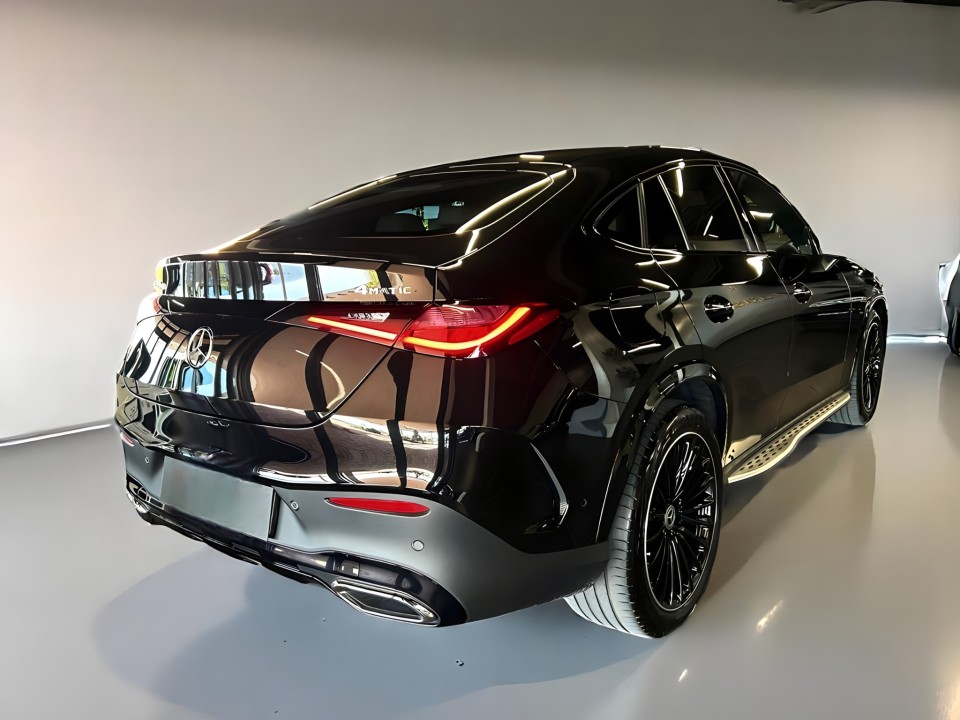 Mercedes-Benz GLC 220d 4MATIC AMG (3)