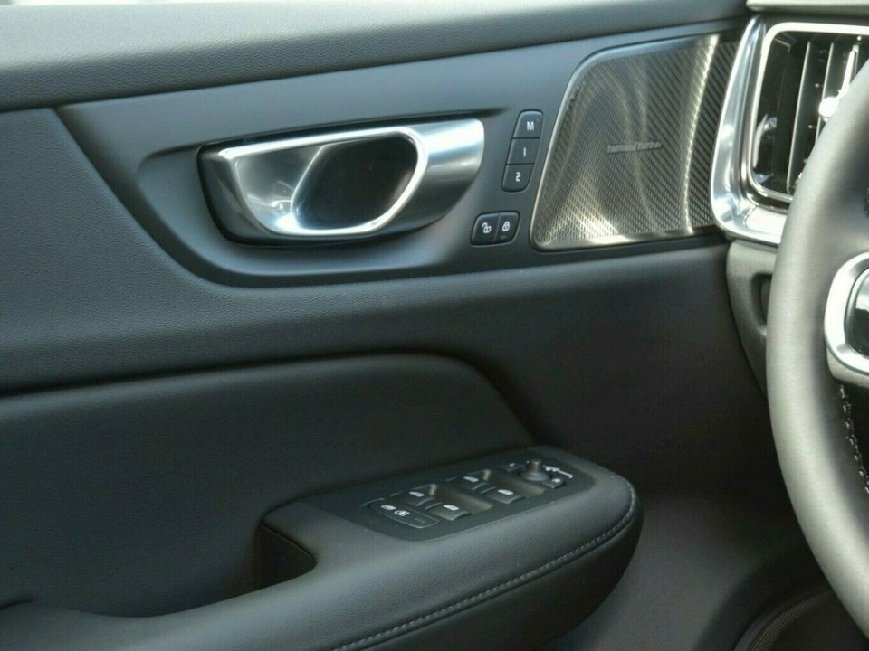 Volvo V60 B4 Plus Dark (5)