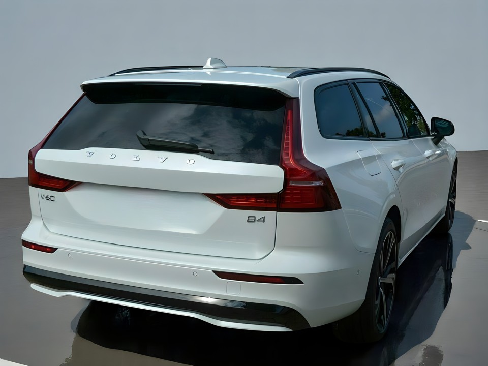 Volvo V60 B4 Plus Dark (3)