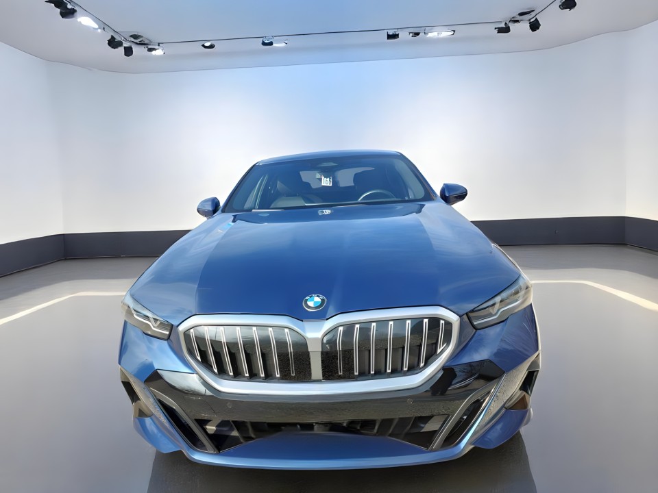 BMW Seria 5 520d xDrive (2)