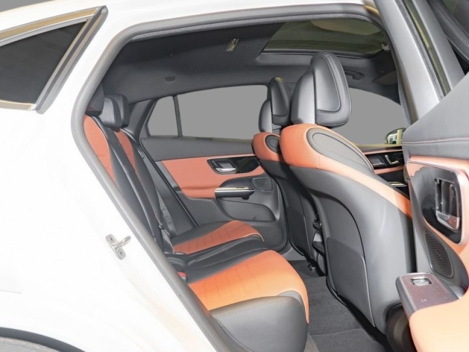 Mercedes-Benz GLC Coupe 200 4MATIC AMG Line (5)