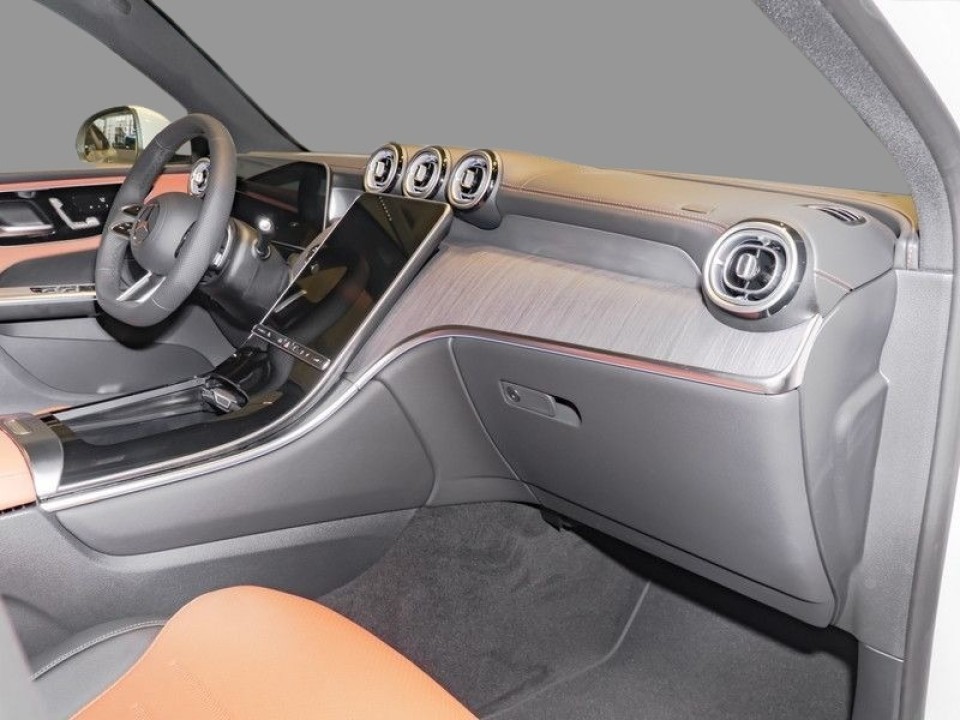 Mercedes-Benz GLC Coupe 200 4MATIC AMG Line (4)