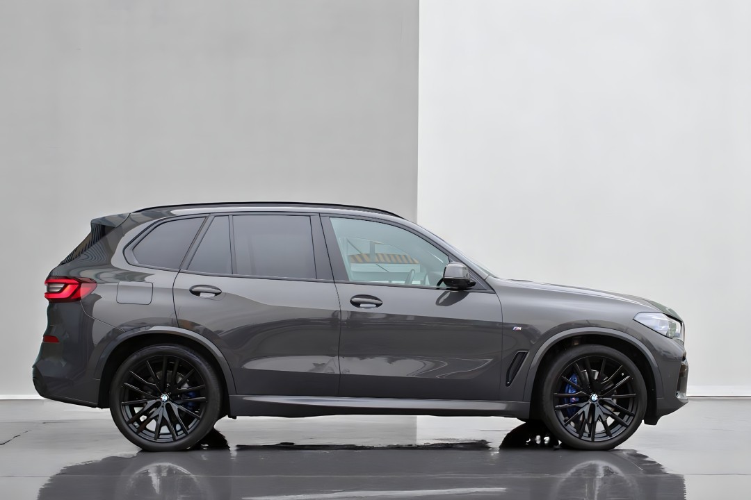 BMW X5 M BMW X5 xDrive40i M-Sport (3)