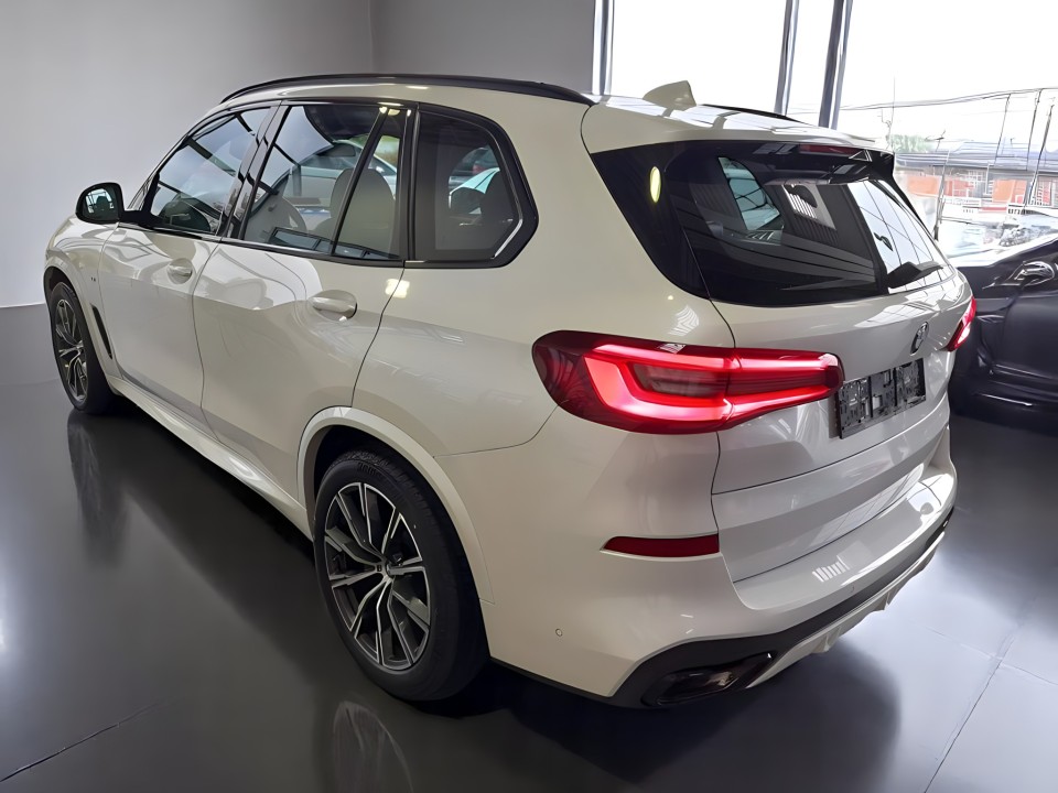 BMW X5 xDrive 30d M-Sport (2)