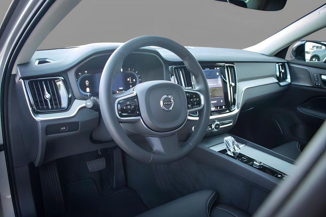 Volvo S60 B4 Plus Dark (5)