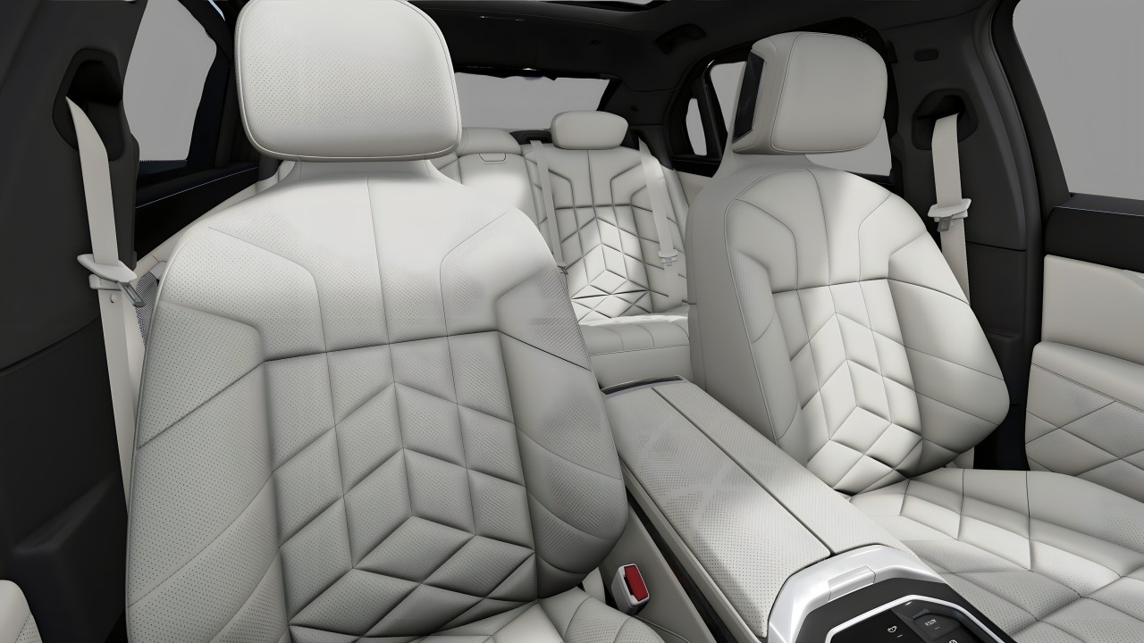 BMW Seria 7 M760e (5)