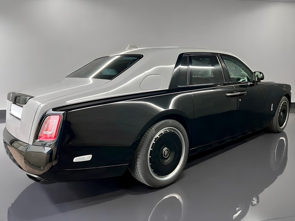 Rolls-Royce Phantom (2)
