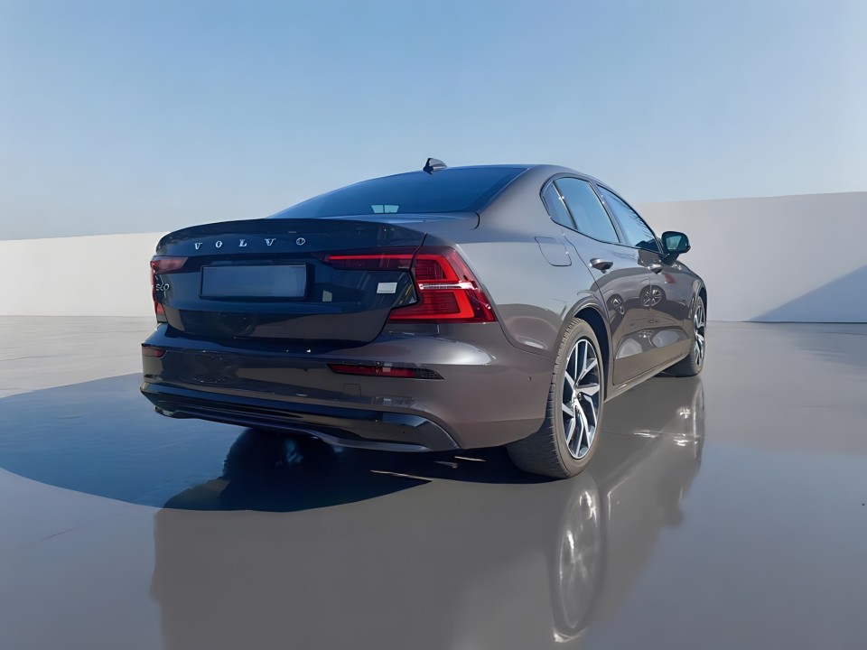 Volvo S60 T8 Recharge AWD Ultimate Dark (4)