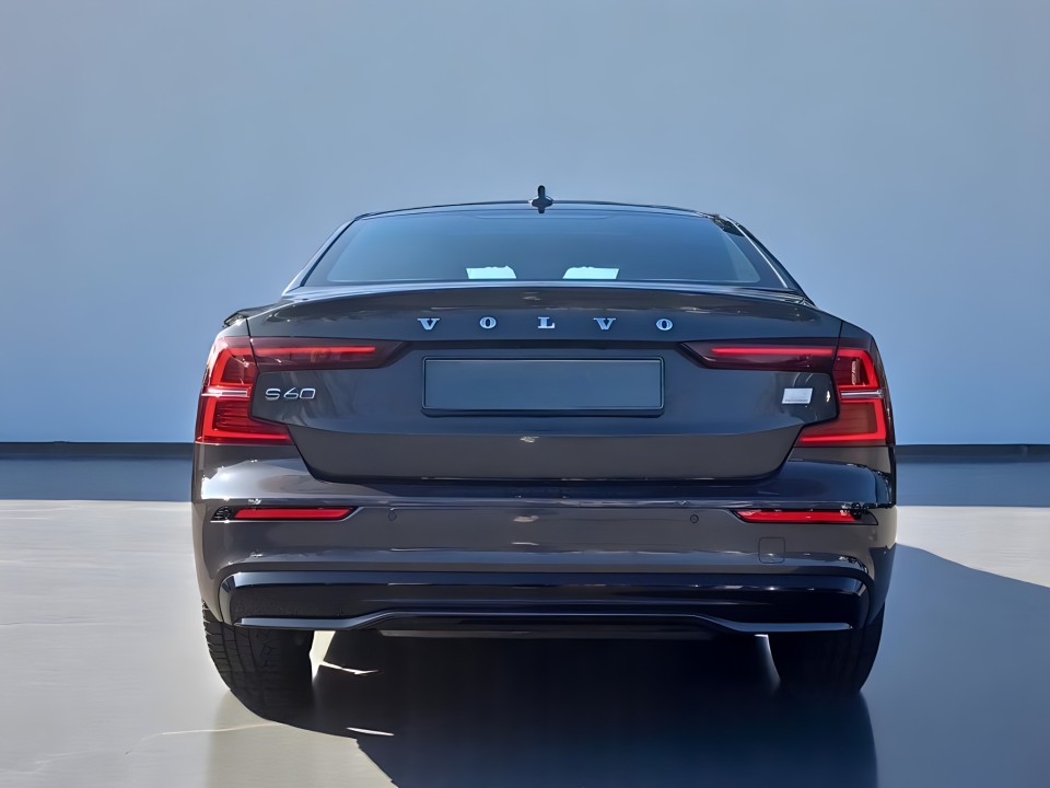Volvo S60 T8 Recharge AWD Ultimate Dark (3)