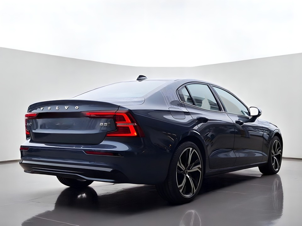 Volvo S60 B5 AWD Ultimate Dark (4)