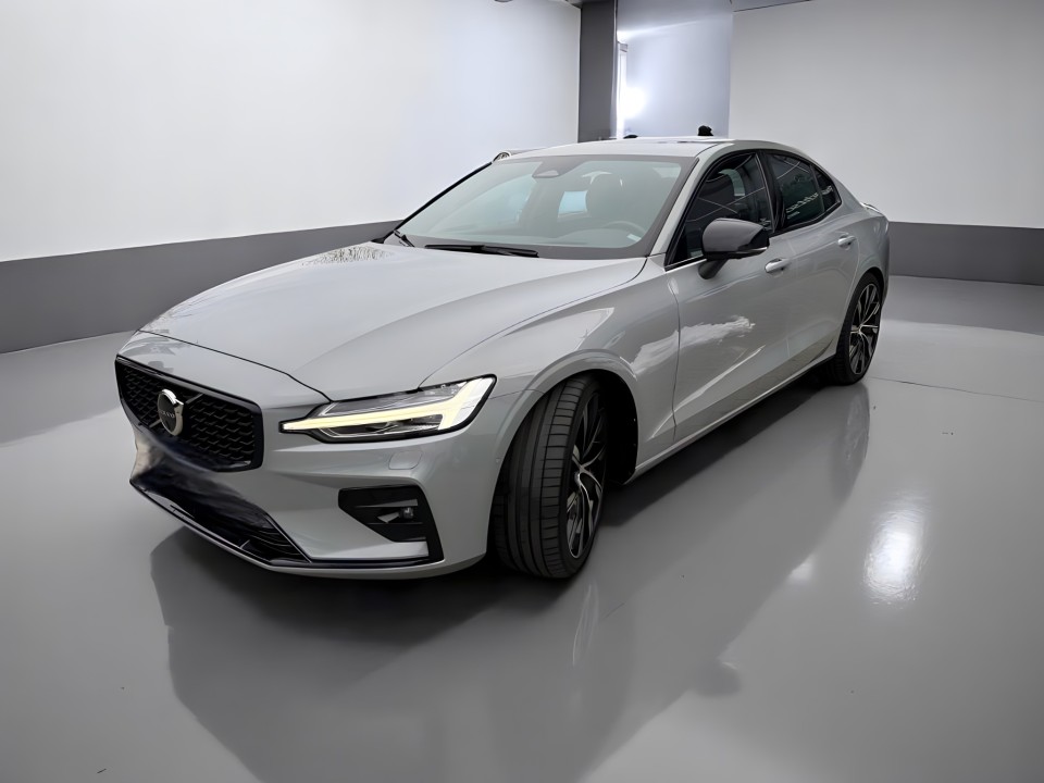 Volvo S60 B5 AWD Ultimate Dark (3)