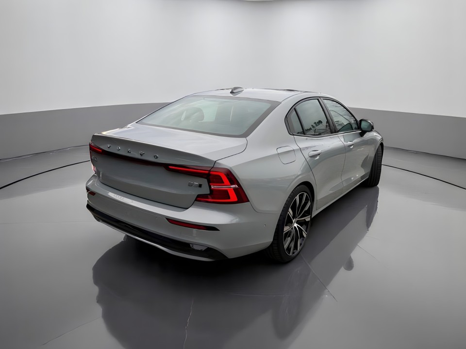 Volvo S60 B5 AWD Ultimate Dark (4)