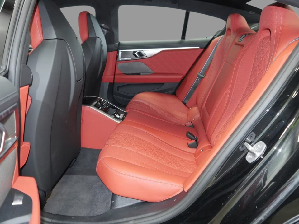 BMW M8 Gran Coupe - foto 8