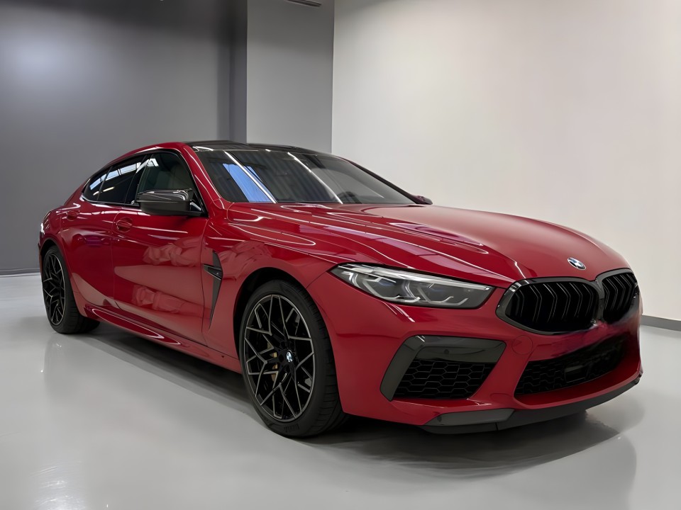 BMW M8 Gran Coupe xDrive (2)