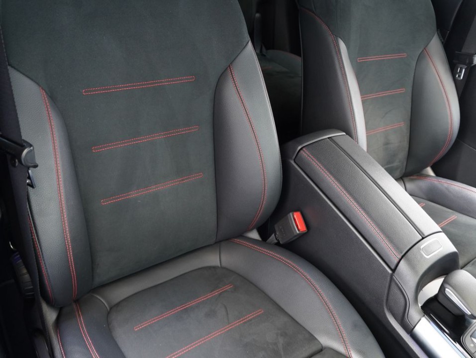 Mercedes-Benz GLB 220d AMG - foto 16