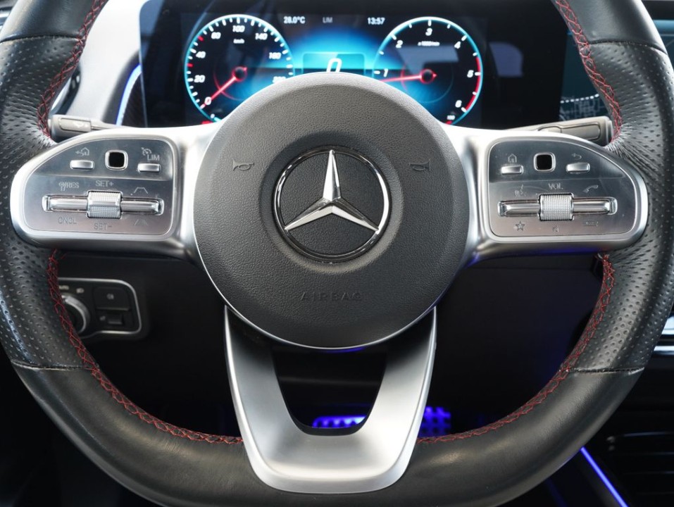 Mercedes-Benz GLB 220d AMG - foto 7