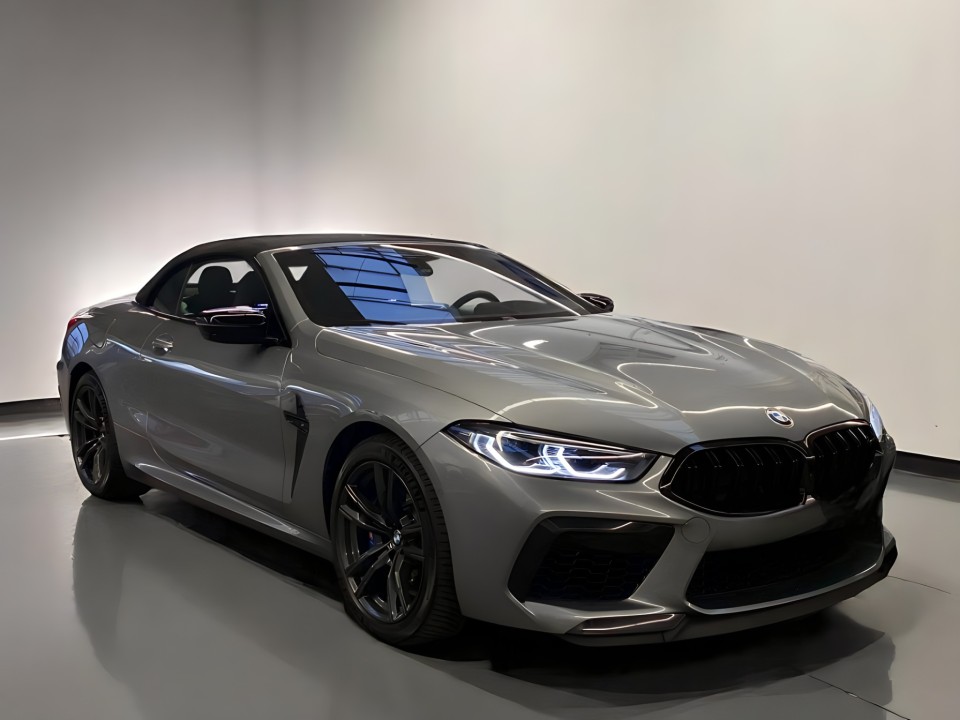BMW M8 xDrive (2)