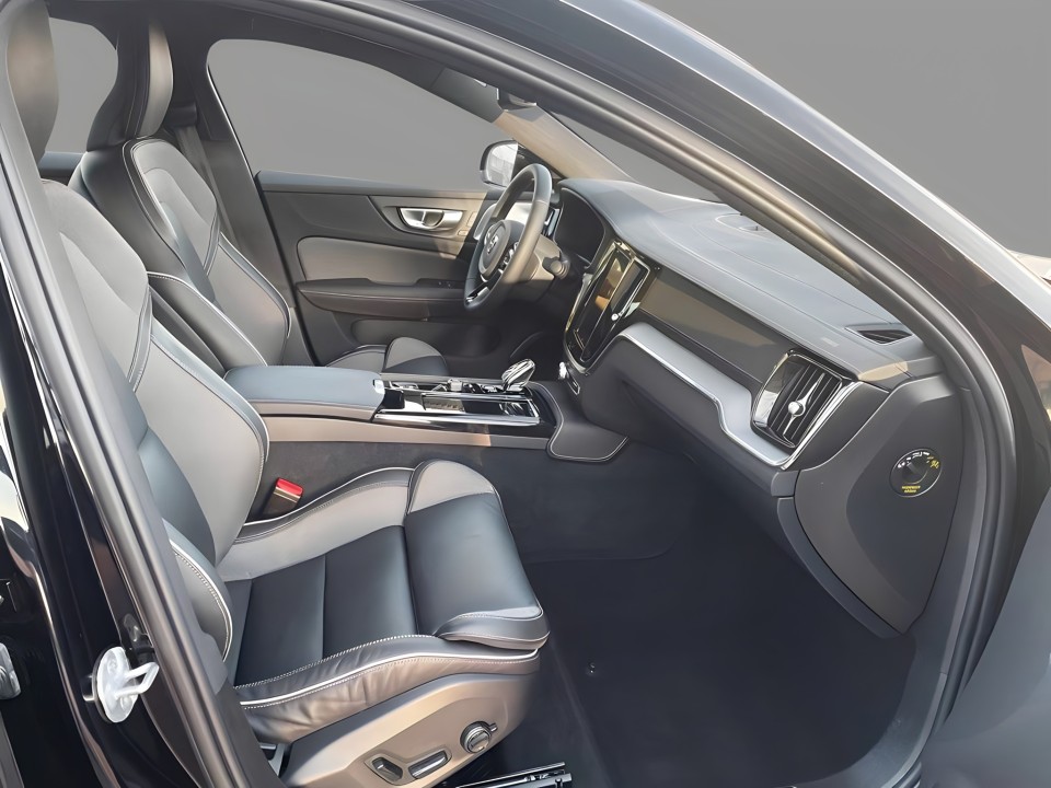 Volvo S60 T8 Recharge AWD Ultimate Dark (4)