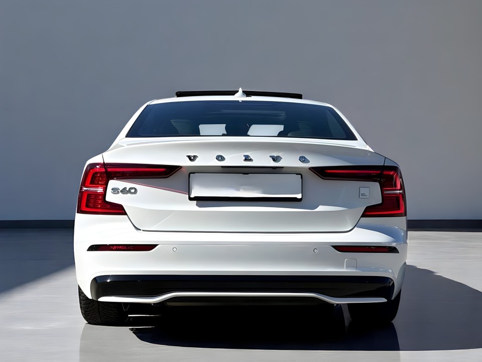 Volvo S60 T8 Recharge AWD Polestar Engineered (5)