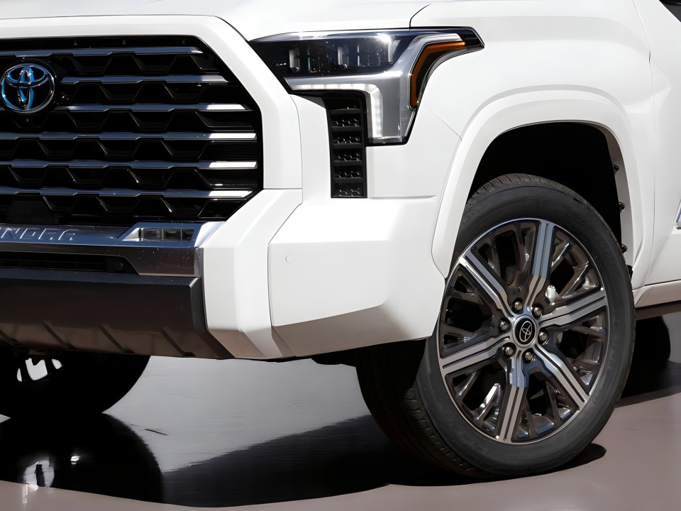 Toyota Tundra - foto 16