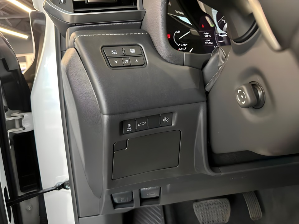 Lexus Seria LX 500d - foto 21