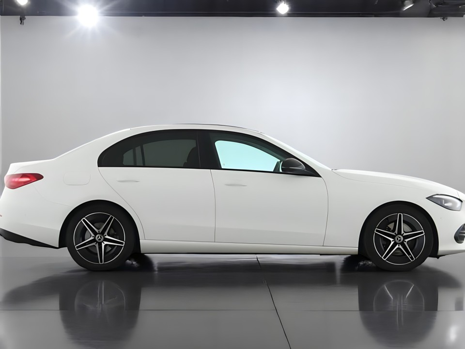 Mercedes-Benz C 300 (4)