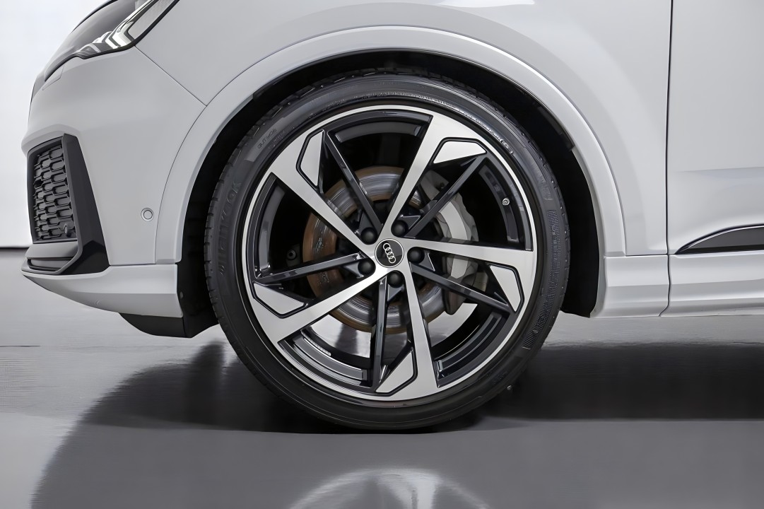 Audi Q7 - foto 14