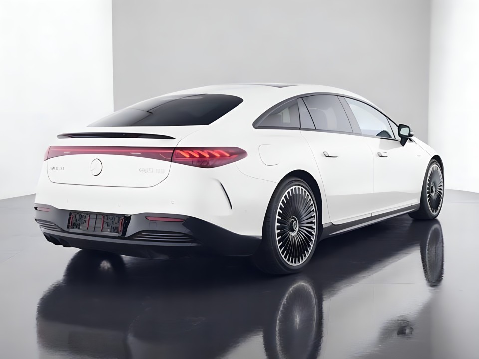 Mercedes-Benz EQS AMG 53 4MATIC+ (2)