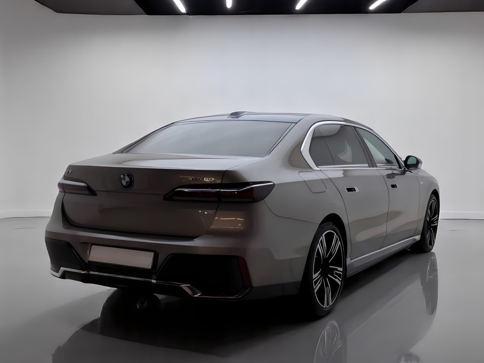BMW i7 xDrive 60 (5)