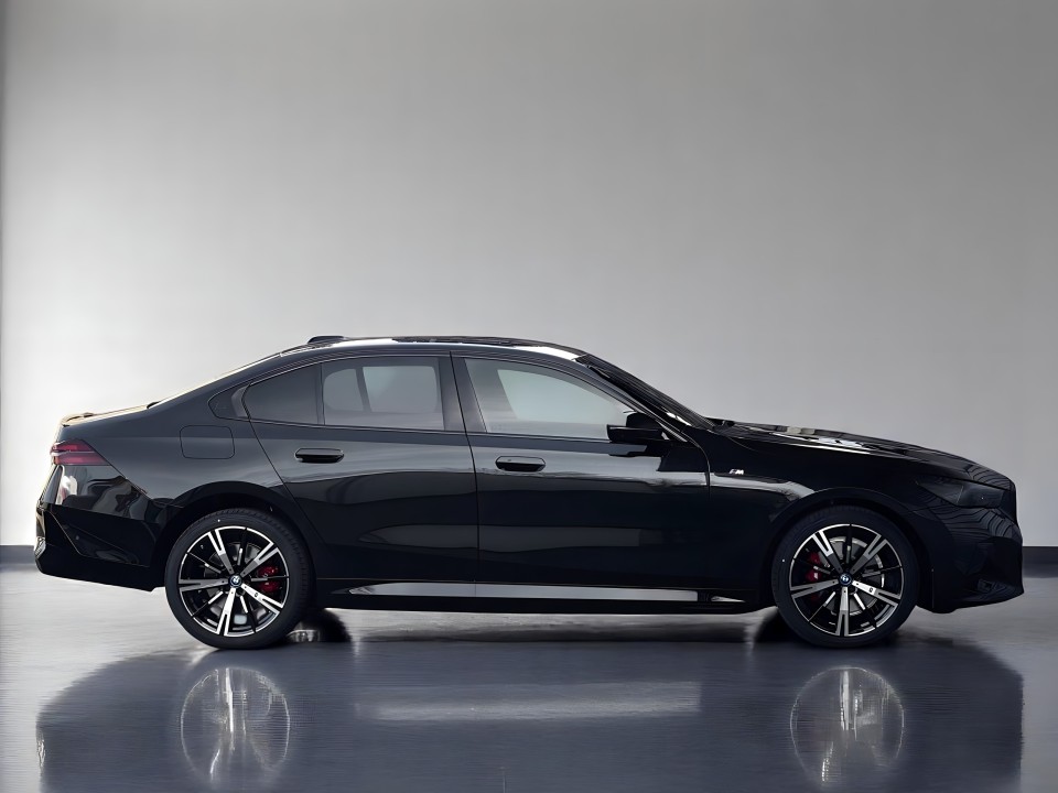 BMW Seria 5 530e xDrive M-Sport (3)
