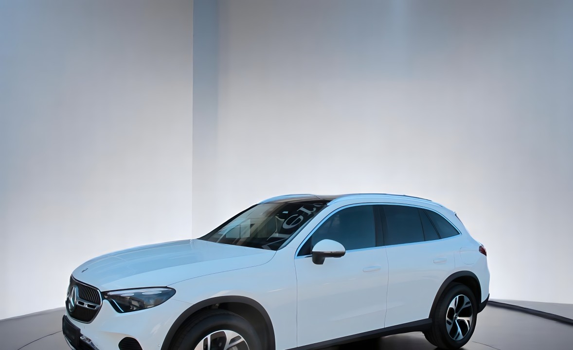 Mercedes-Benz GLC 300e 4MATIC (5)