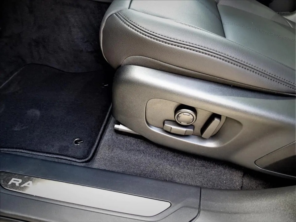 Land Rover Range Rover Velar D200 Dynamic SE AWD - foto 21