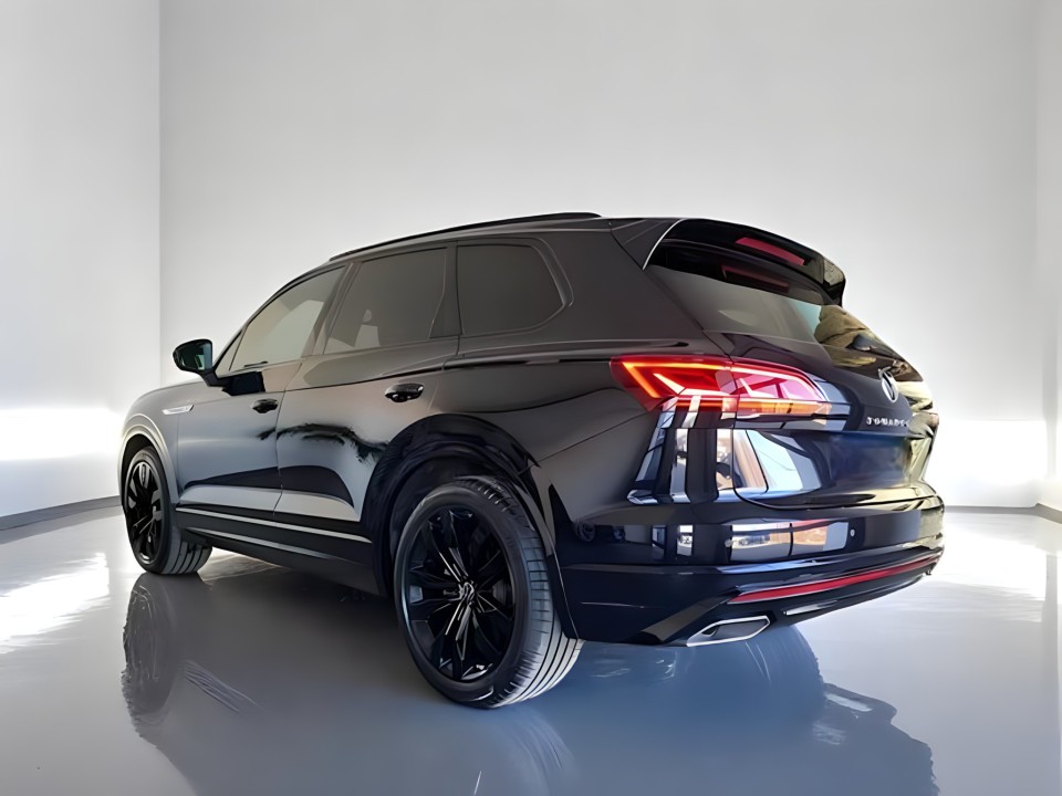 Volkswagen Touareg V6 TDI R-Line (2)