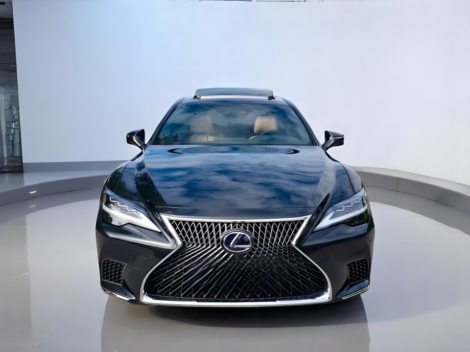 Lexus Seria LS 500h (2)
