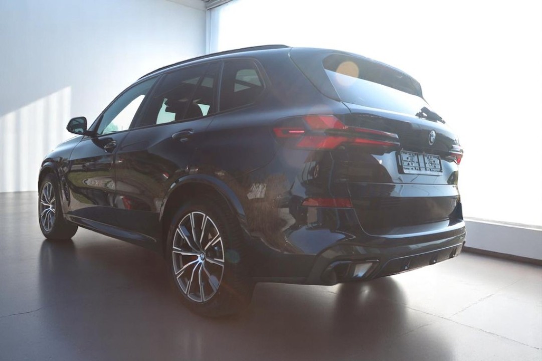 BMW X5 xDrive30d M-Sport (2)