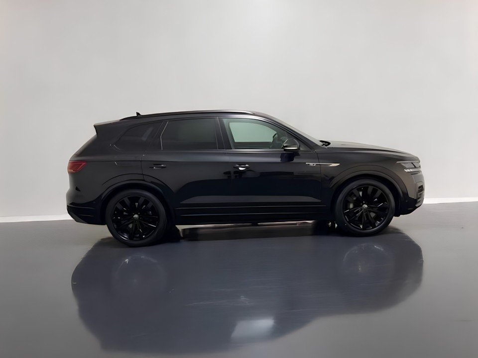 Volkswagen Touareg R TSI 4Motion (2)