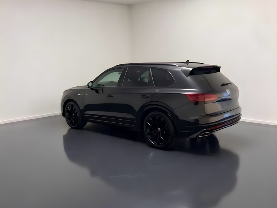 Volkswagen Touareg R TSI 4Motion (4)