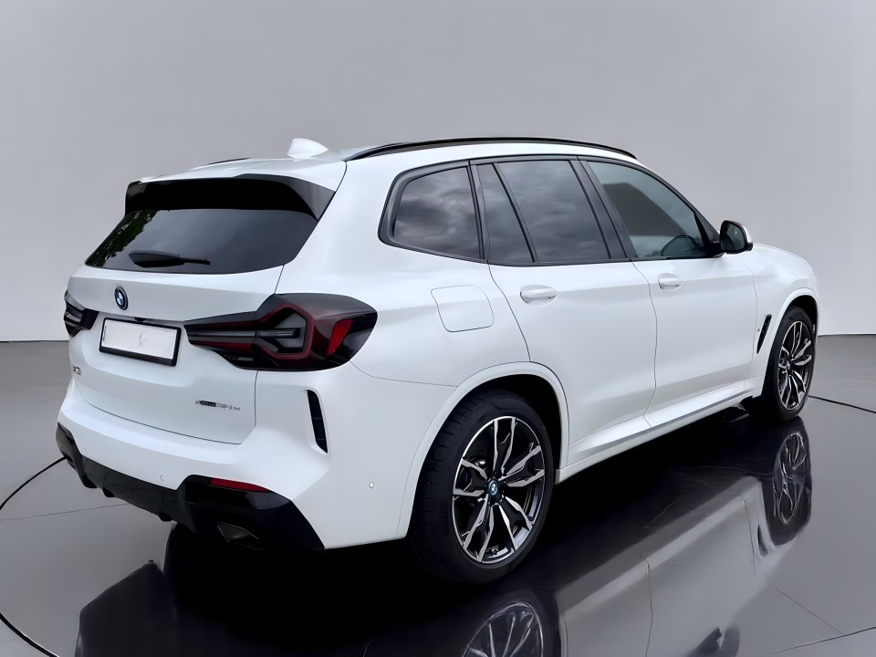 BMW X3 xDrive30e (2)