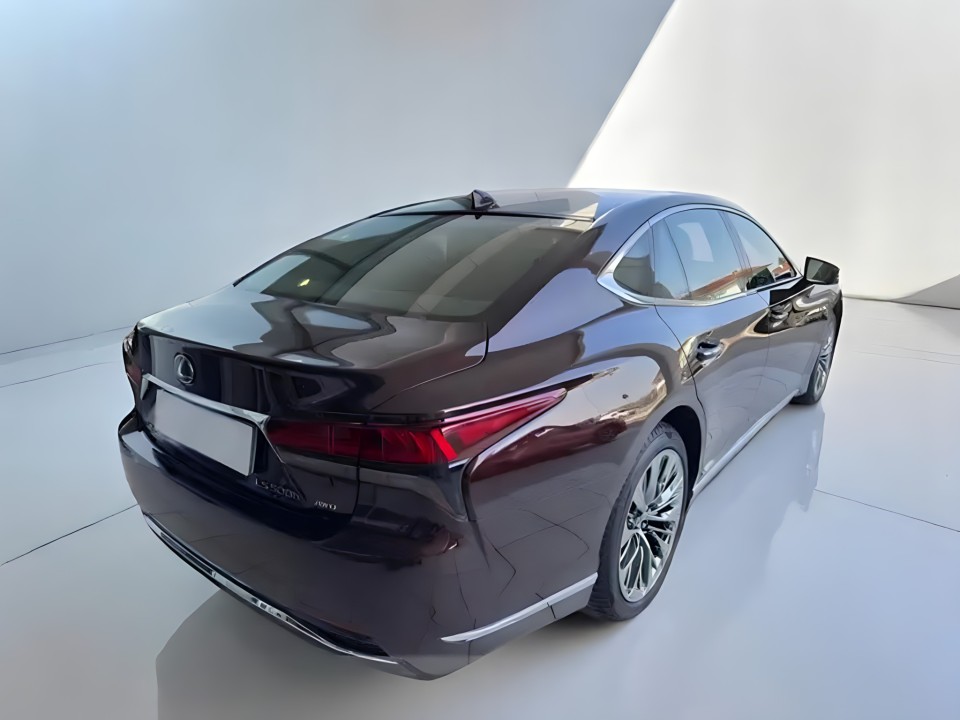 Lexus Seria LS 500 (4)