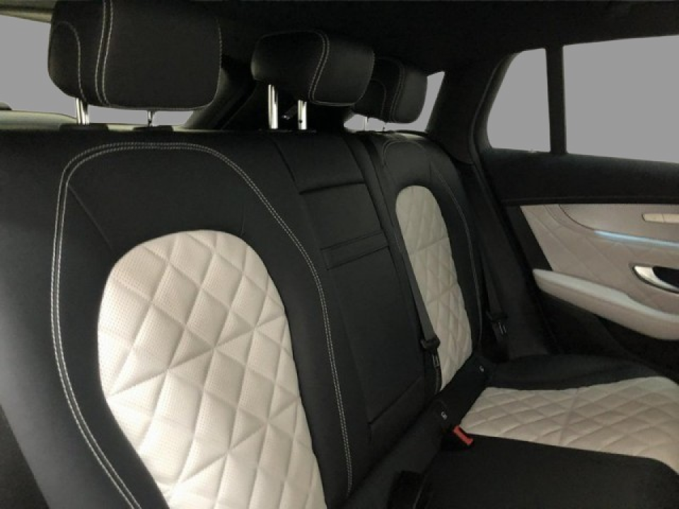 Mercedes-Benz EQC 400 4MATIC - foto 8