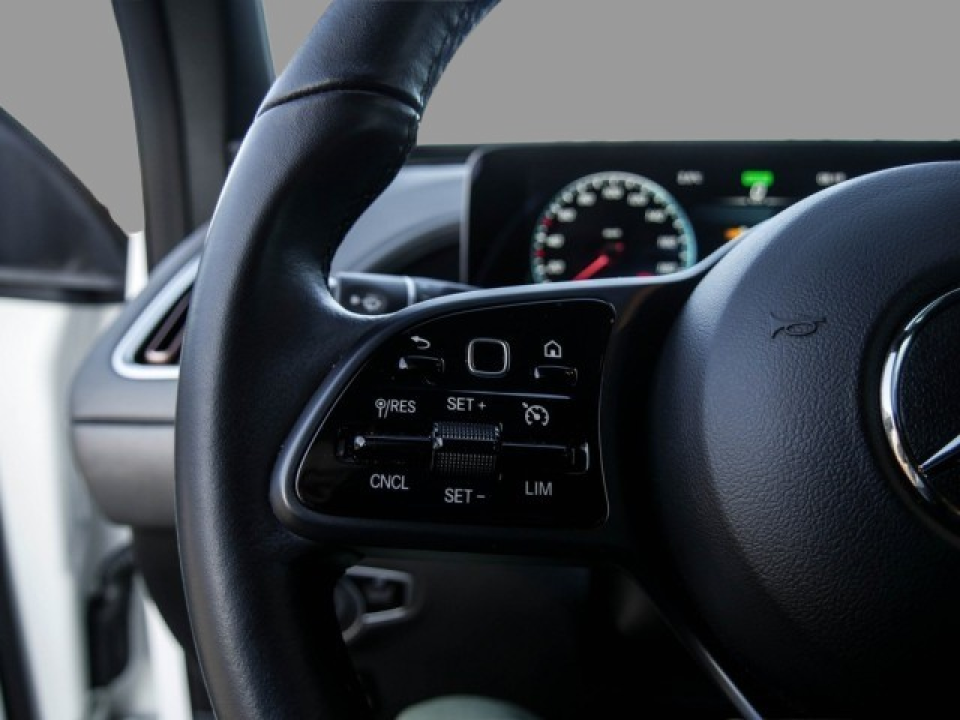 Mercedes-Benz EQC 400 4MATIC (5)