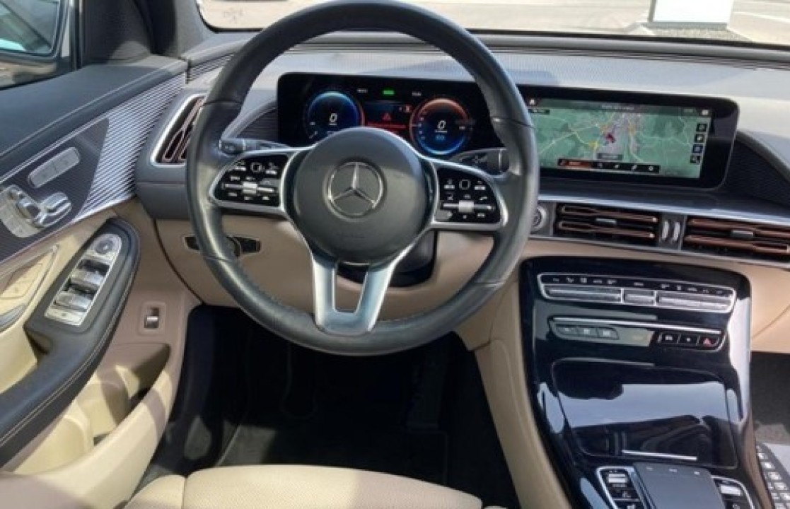 Mercedes-Benz EQC 400 4MATIC (5)