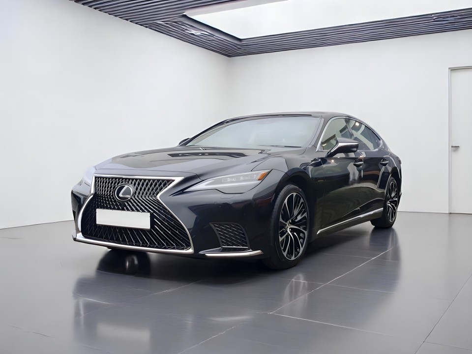 Lexus Seria LS 500h