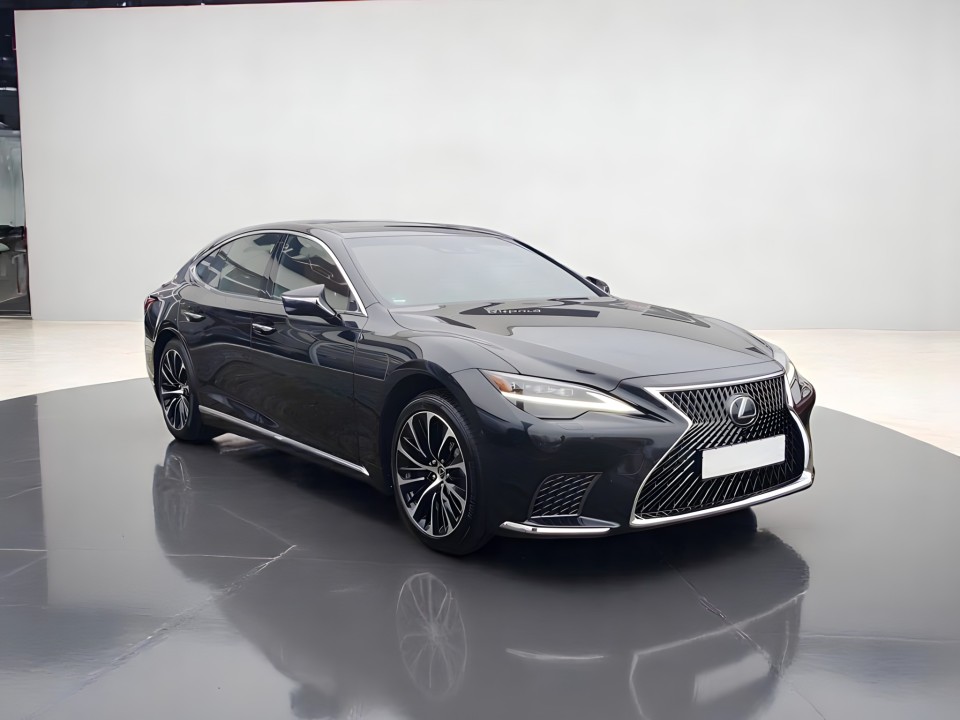 Lexus Seria LS 500h (2)